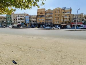 شقة للبيع بالعاشر من رمضان بالمجاورة 10 عالطريق الرئيسى مباشرة